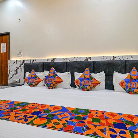 Fabexpress Orbit Hotel Уджайн Екстериор снимка