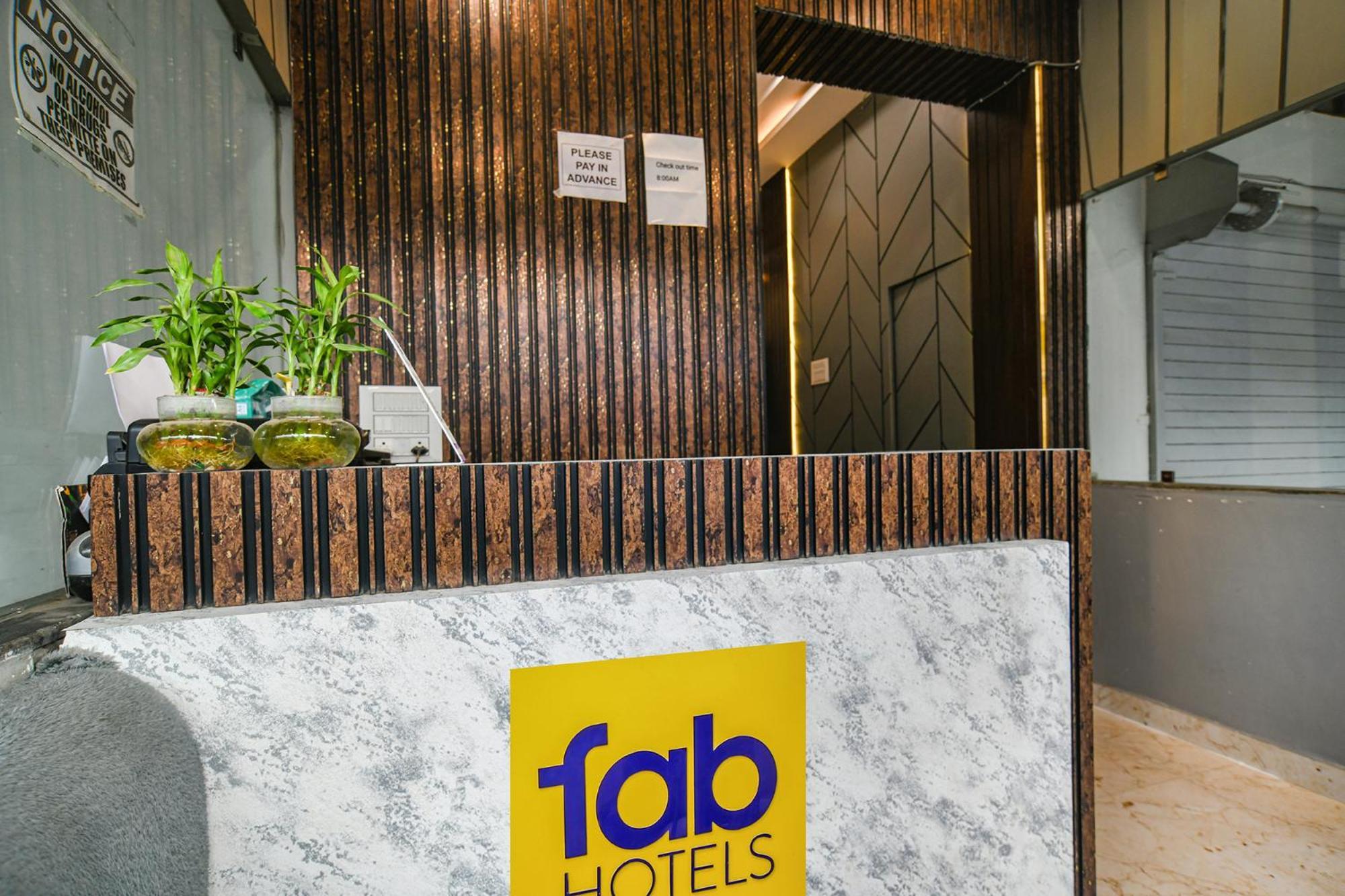 Fabexpress Orbit Hotel Уджайн Екстериор снимка