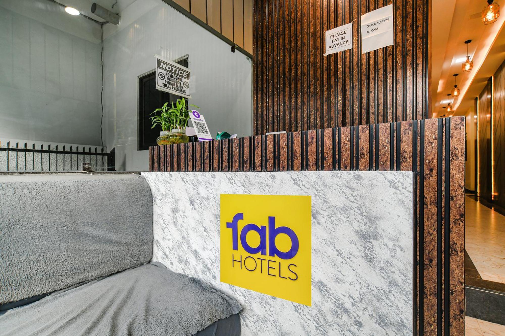Fabexpress Orbit Hotel Уджайн Екстериор снимка