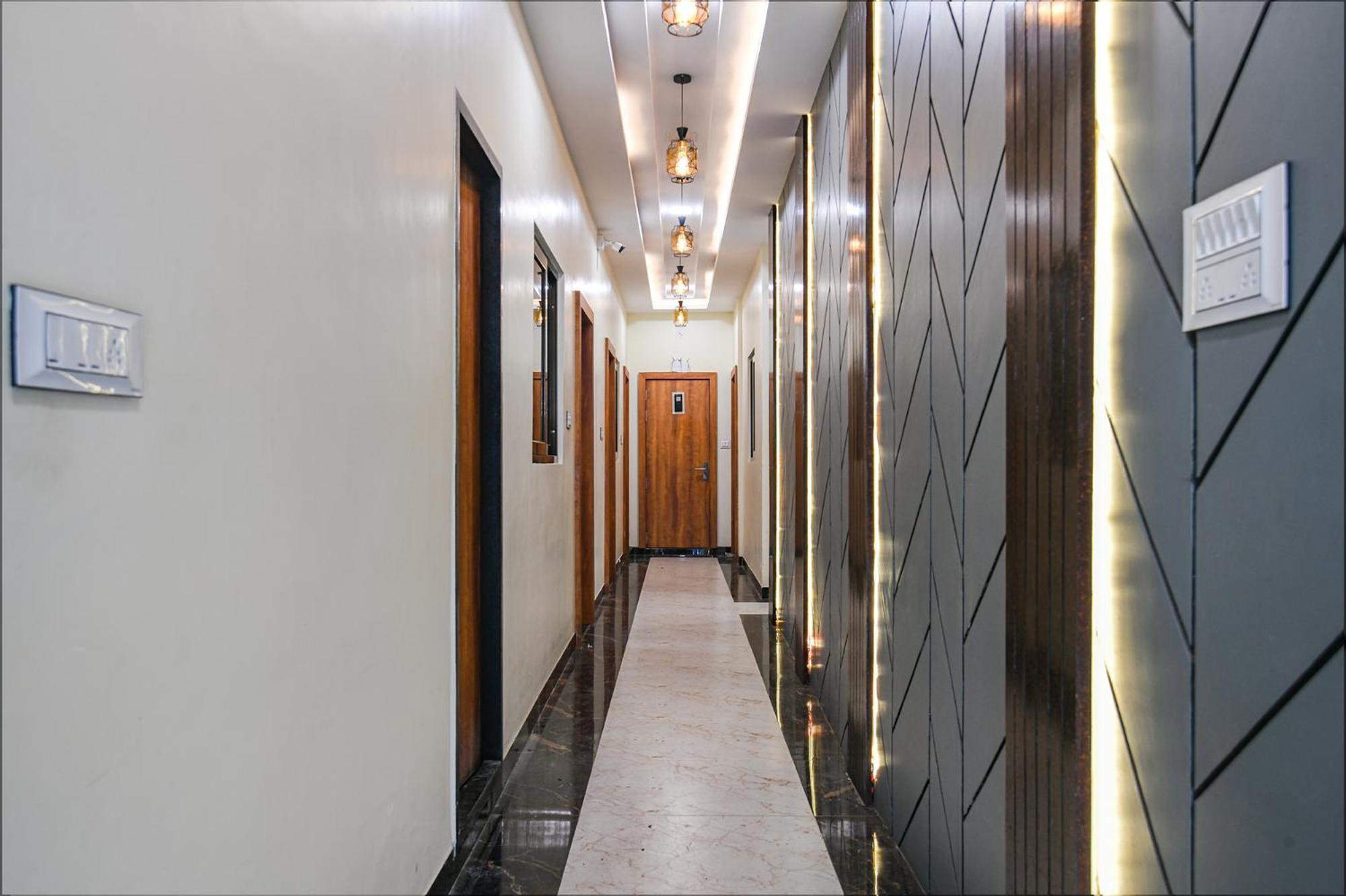 Fabexpress Orbit Hotel Уджайн Екстериор снимка